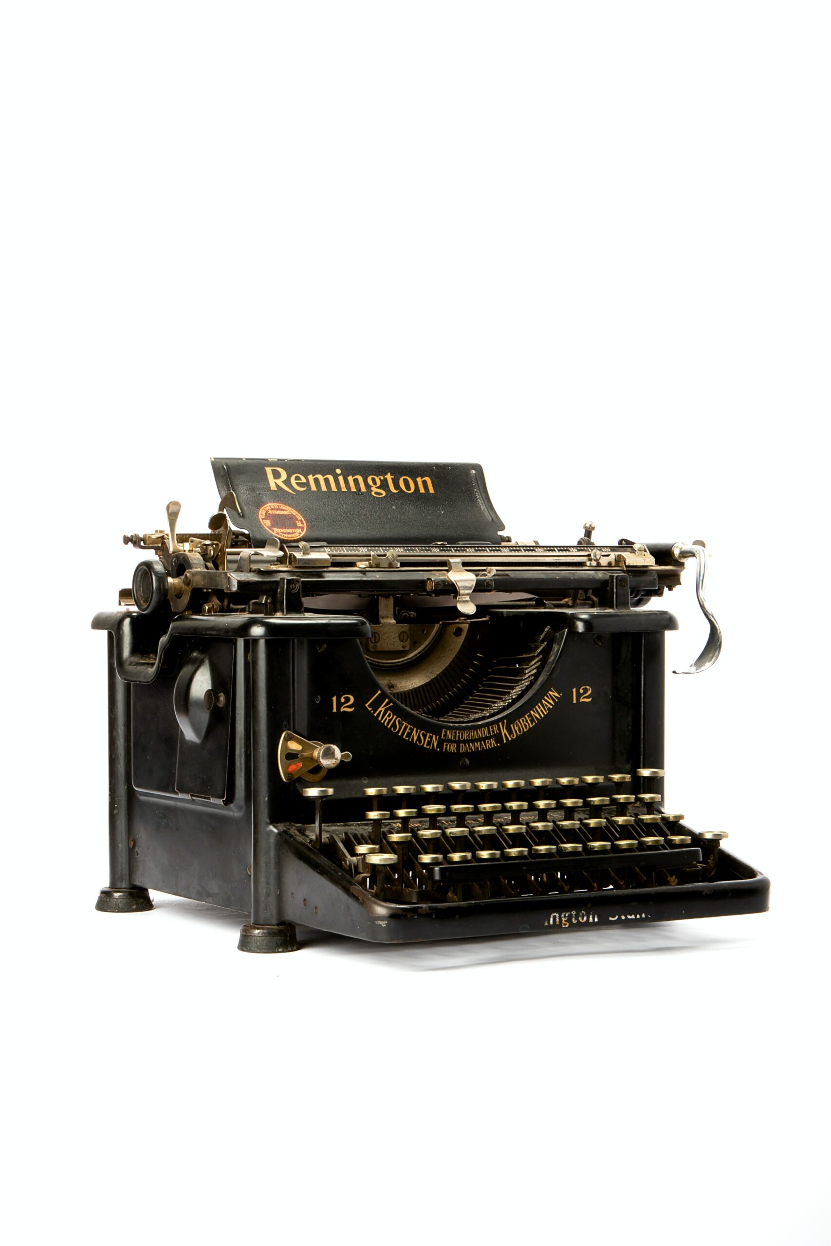 Mikä on copywriter -artikkelin kuvassa vanhanaikainen musta kirjoituskone.